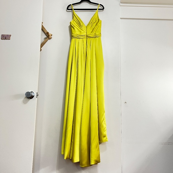 Mac Duggal 12443 V-Neck High Slit Satin Gown Chartruese size 8 - Picture 6 of 11